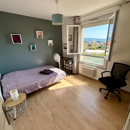 Joli Cocon Vue Au Coeur De La Ciotat