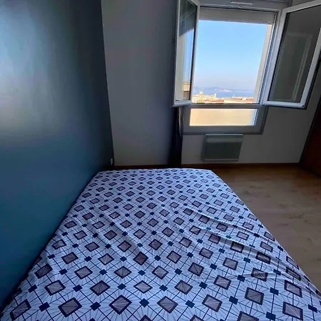Joli Cocon Vue Au Coeur De La Ciotat